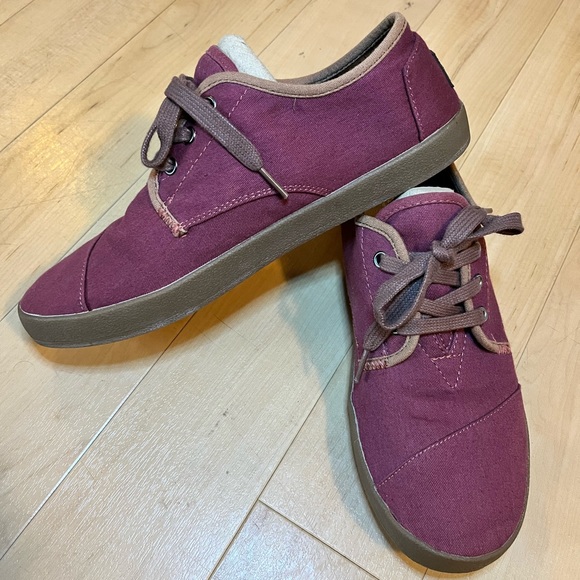 Toms Other - TOMS burgundy Canvas 10M